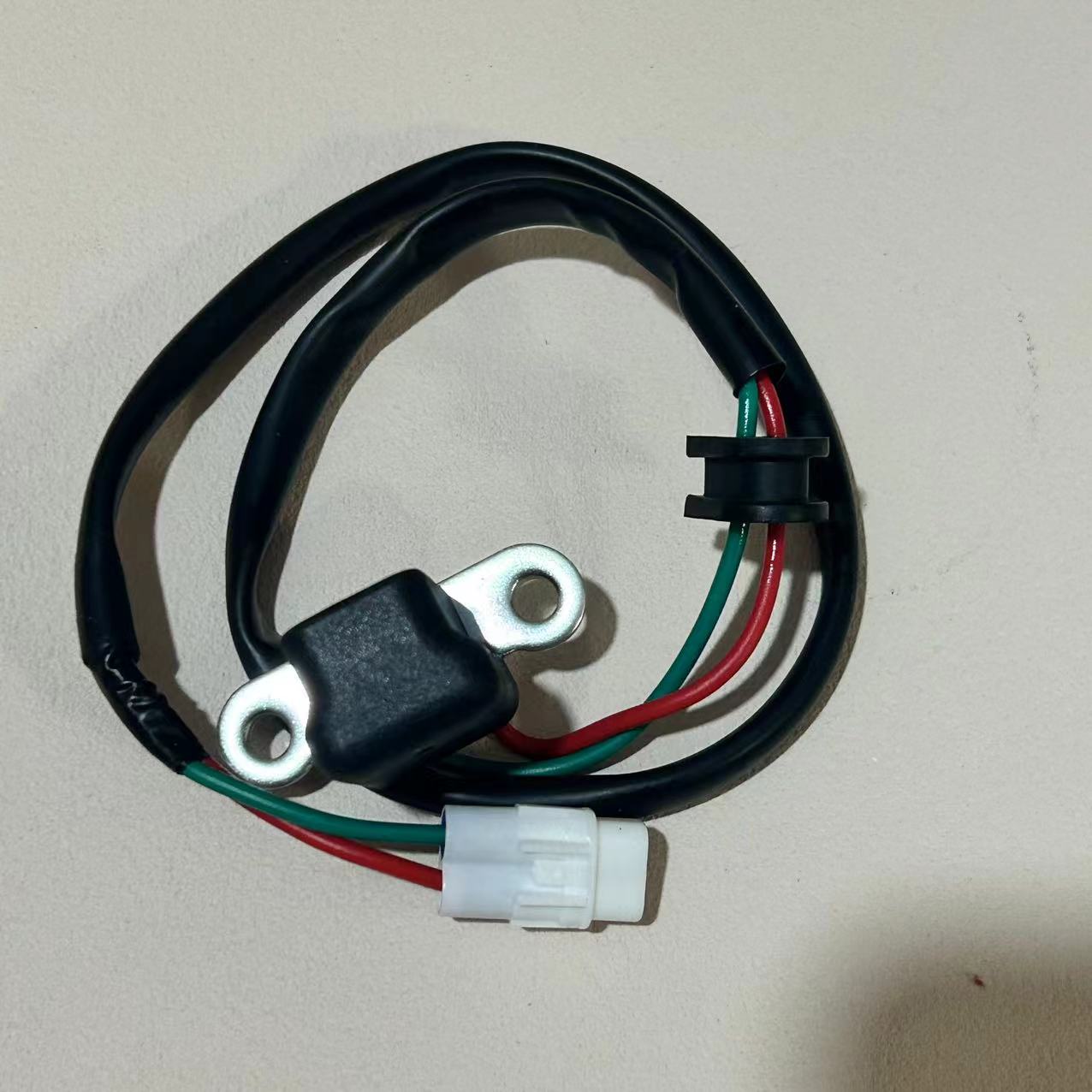 Pulse Generator Pulser Coil For KTM 77339034000 EXCF 250 Ignition Pulse Sensor Pulser Coil Fit KTM 77339034000 59039034000 77039134000 EXCF 250 450 SX EXC XC-W Dirt Bike Motorcycle ATV - Image 1